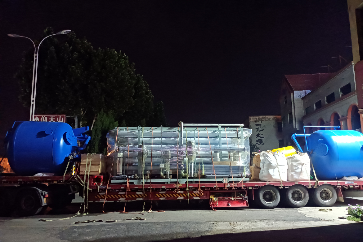 【川一股份】40T单级反渗透设备+10T浓水回收设备装车发往陕西榆林市